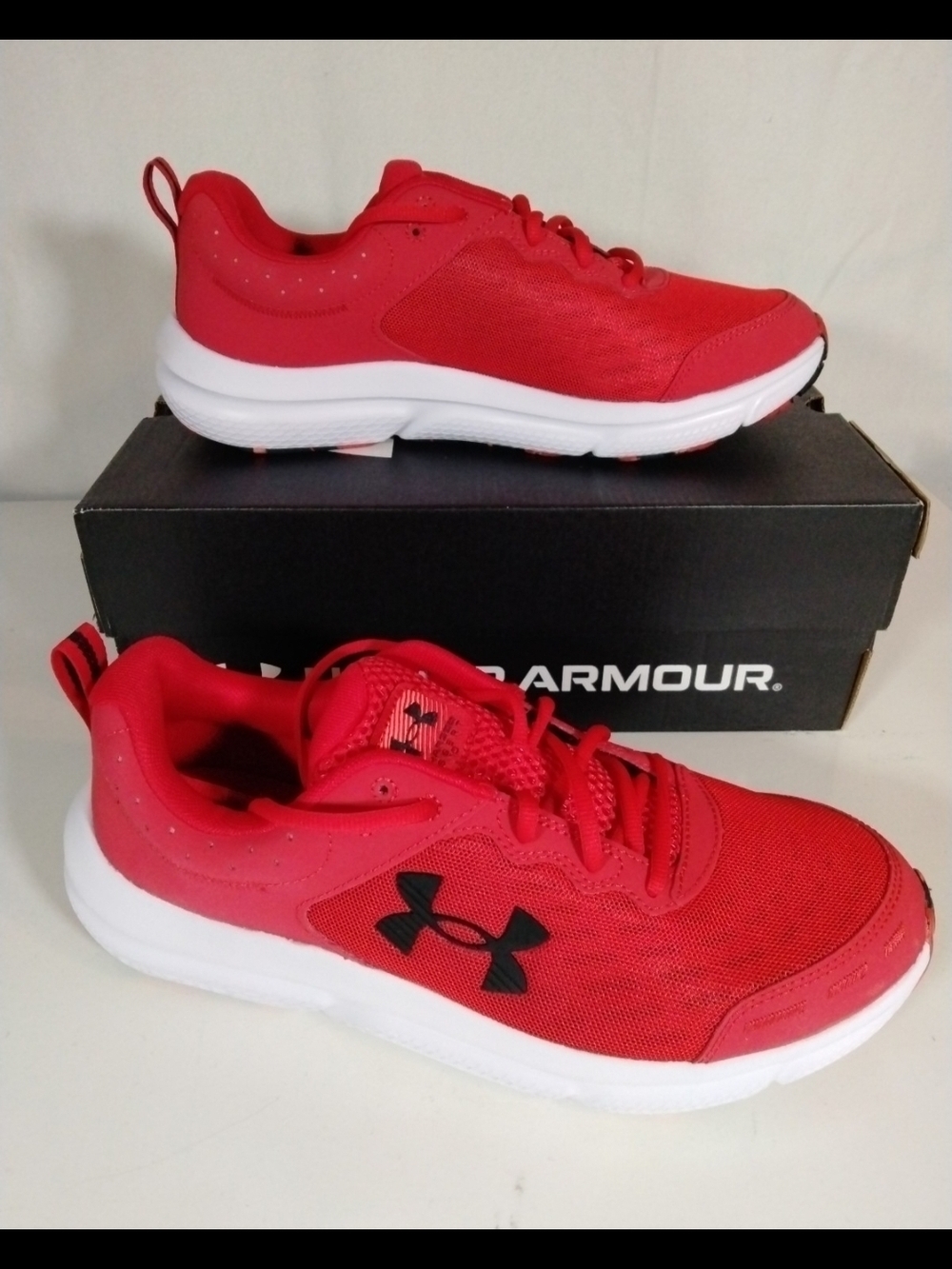 Under Armour Charged Assert 10 Mens Red Athletic Running Shoes Size 11 Comfort